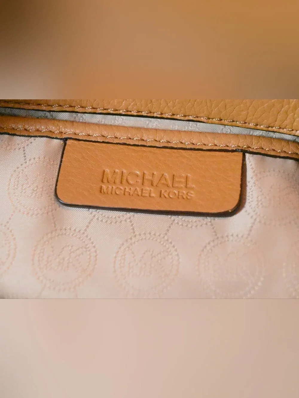 Micheal Kors Bedford Satchel Tan Pebbled Leather Top Handle Bag / Purse.